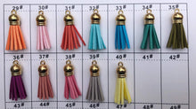 Load image into Gallery viewer, GOLD KEYCHAIN AND TASSEL