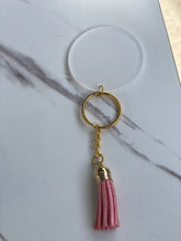 Load image into Gallery viewer, GOLD KEYCHAIN AND TASSEL

